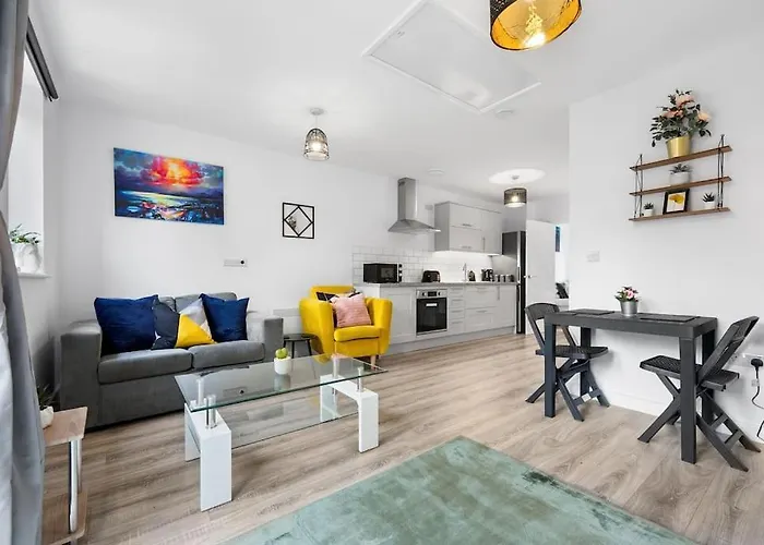 Fantastic Near Centre! * ヨーク